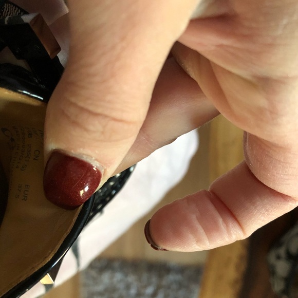 Coach shoes never worn without box - Picture 5 of 5